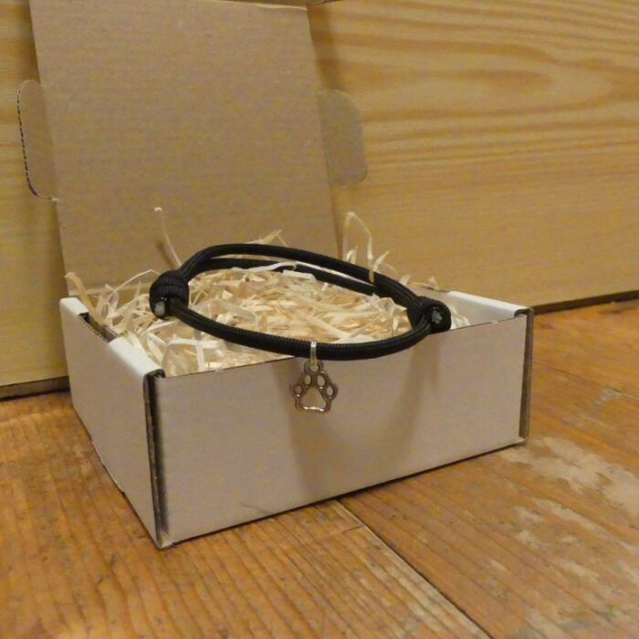 Náramek packa - černý